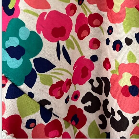 Gorgeous Soft Floral Top NWOT - Picture 5 of 6